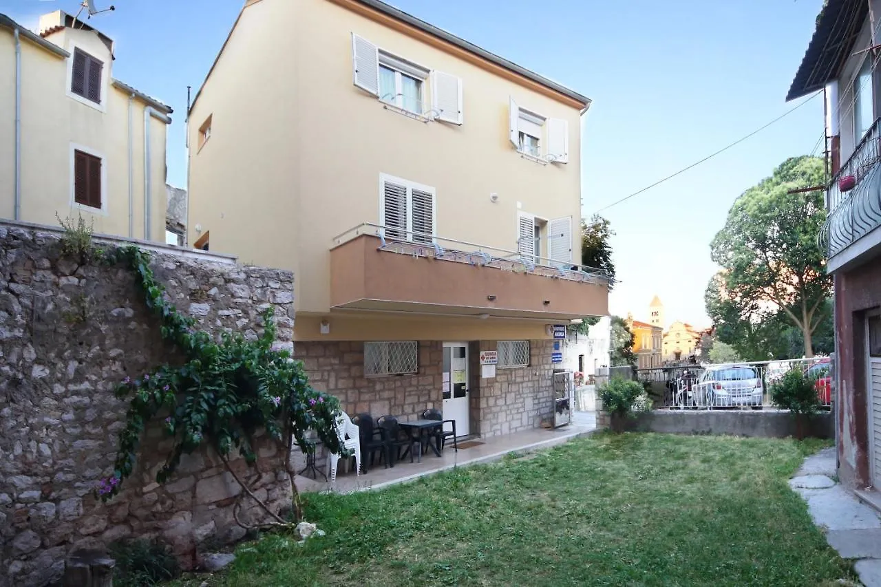 Guest house Apartments & Rooms Andrea 2 Zadar